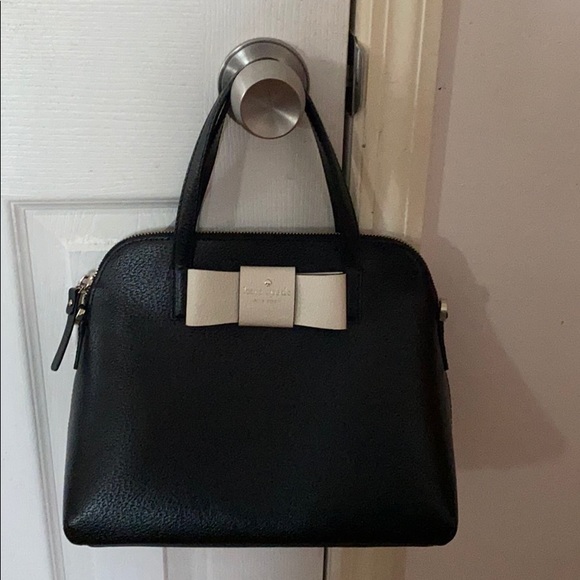 Kate Spade Handbag Like New! - Picture 2 of 11